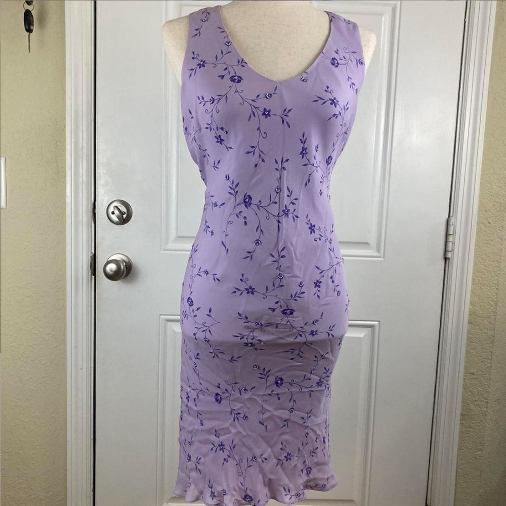 Vintage size 8 early 2000’s silk exterior